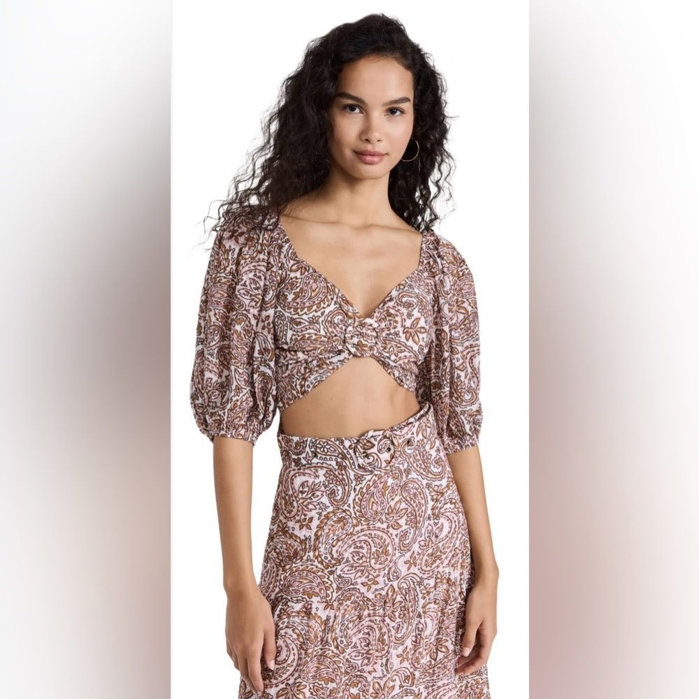 MINKPINK
JEDDA CROP BLOUSE - Picture 2 of 10